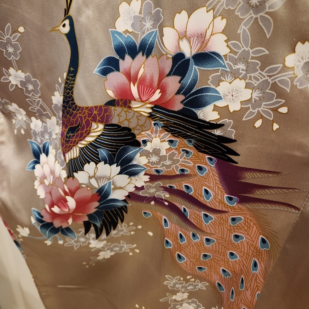 🍗Brand New Kim + Ono champagne peacock kimono